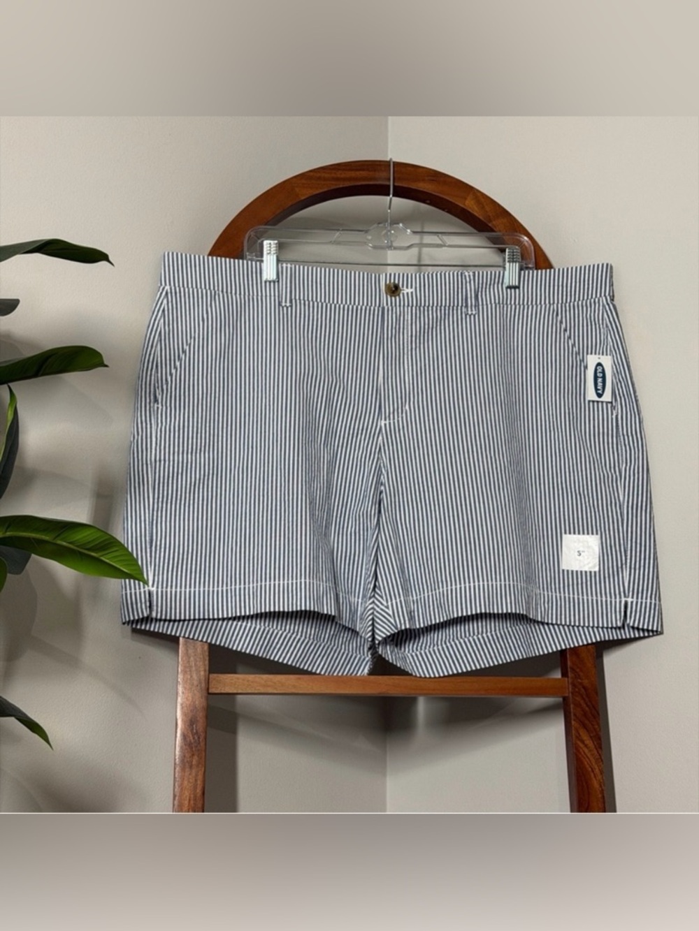 Old Navy 18 Blue White Striped Seersucker Everyday Shorts NEW